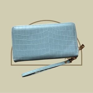Elegant Blue Crocodile-Embossed Women's Wallet